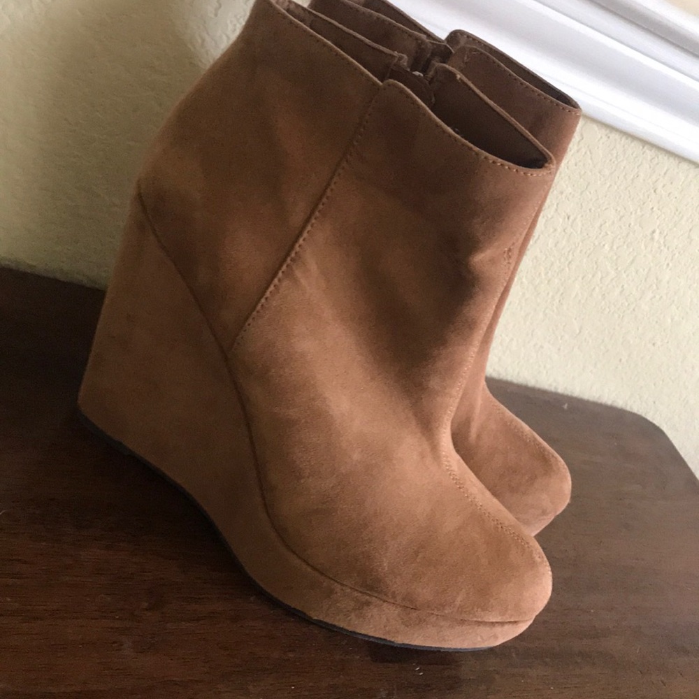 Tan wedge heeled ankle boot